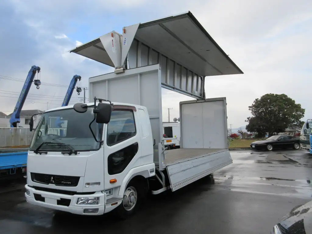 三菱 ファイター 中型/増トン ウイング エアサス ベッドの中古トラック画像1