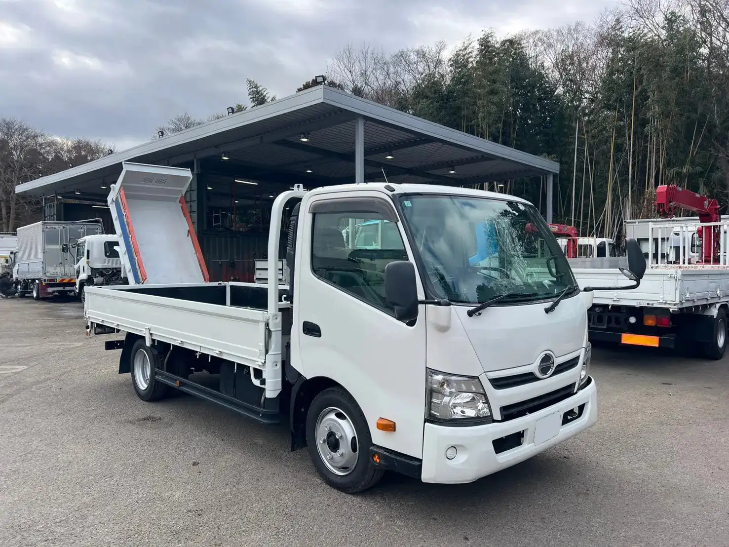 日野 デュトロ 小型 平ボディ TKG-XZC710M H29の中古トラック画像2