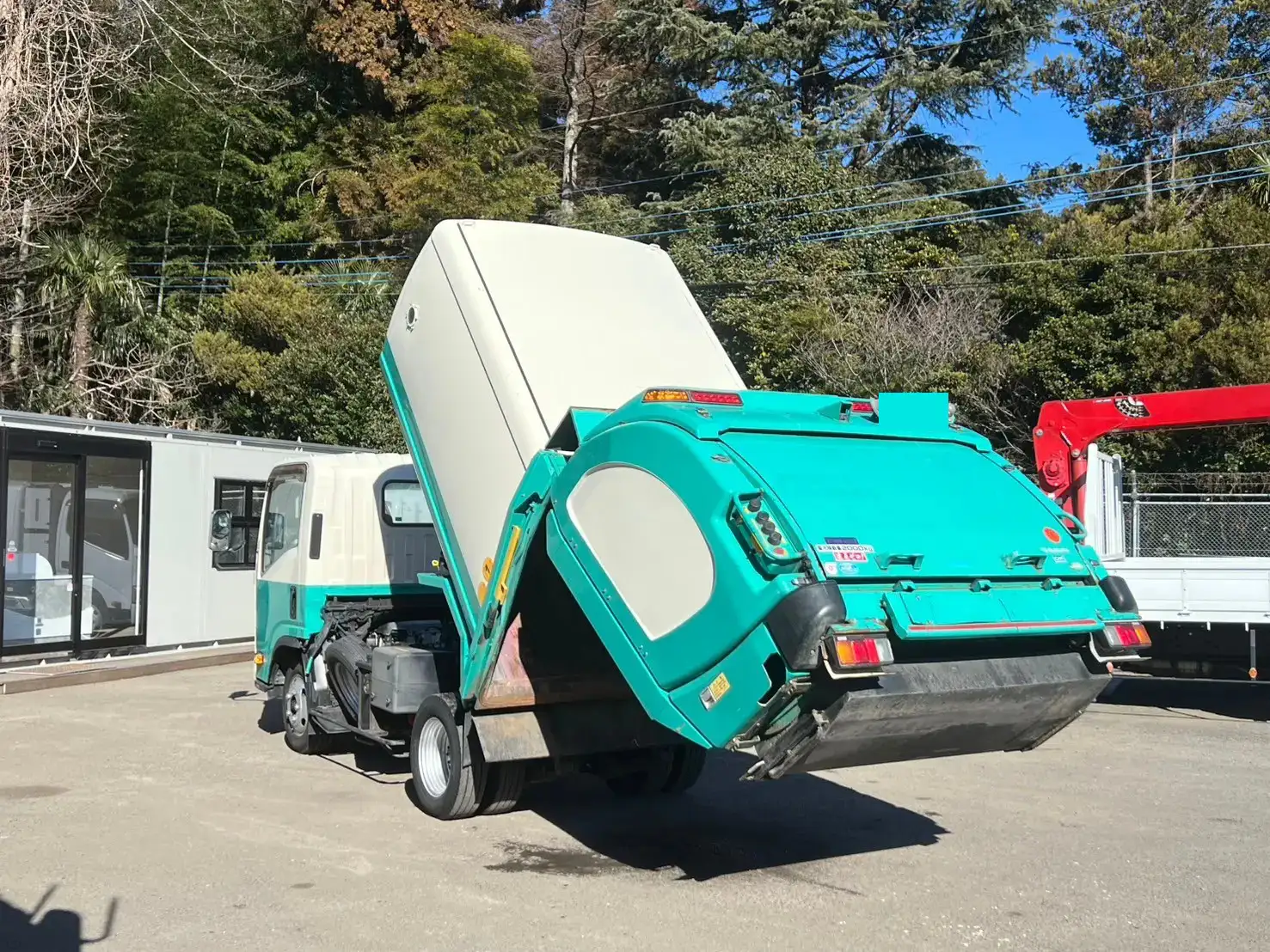 いすゞ エルフ 小型 パッカー車 巻き込み式 回転ダンプ式の中古トラック画像5