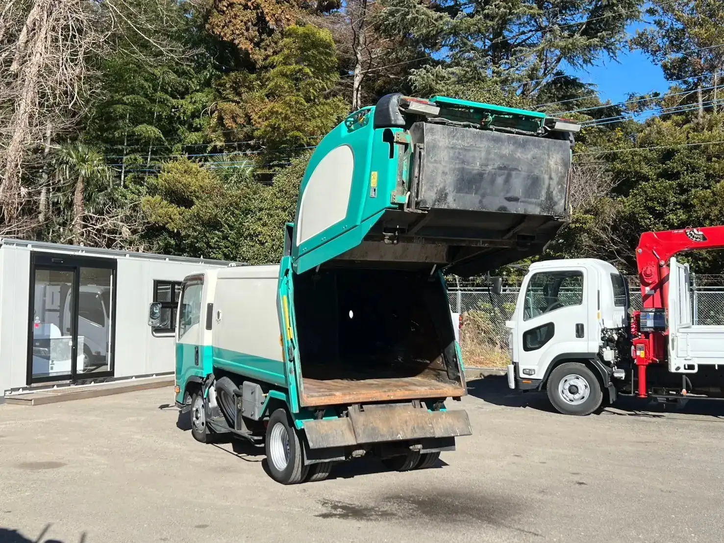 いすゞ エルフ 小型 パッカー車 巻き込み式 回転ダンプ式の中古トラック画像6