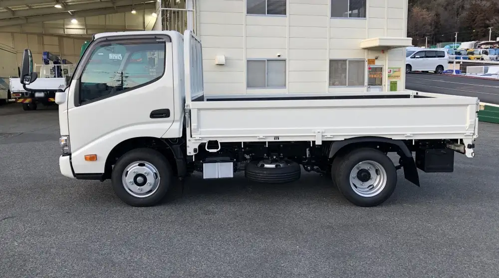 日野 デュトロ 小型 平ボディ 床鉄板 2KG-XZC605Mの中古トラック画像3