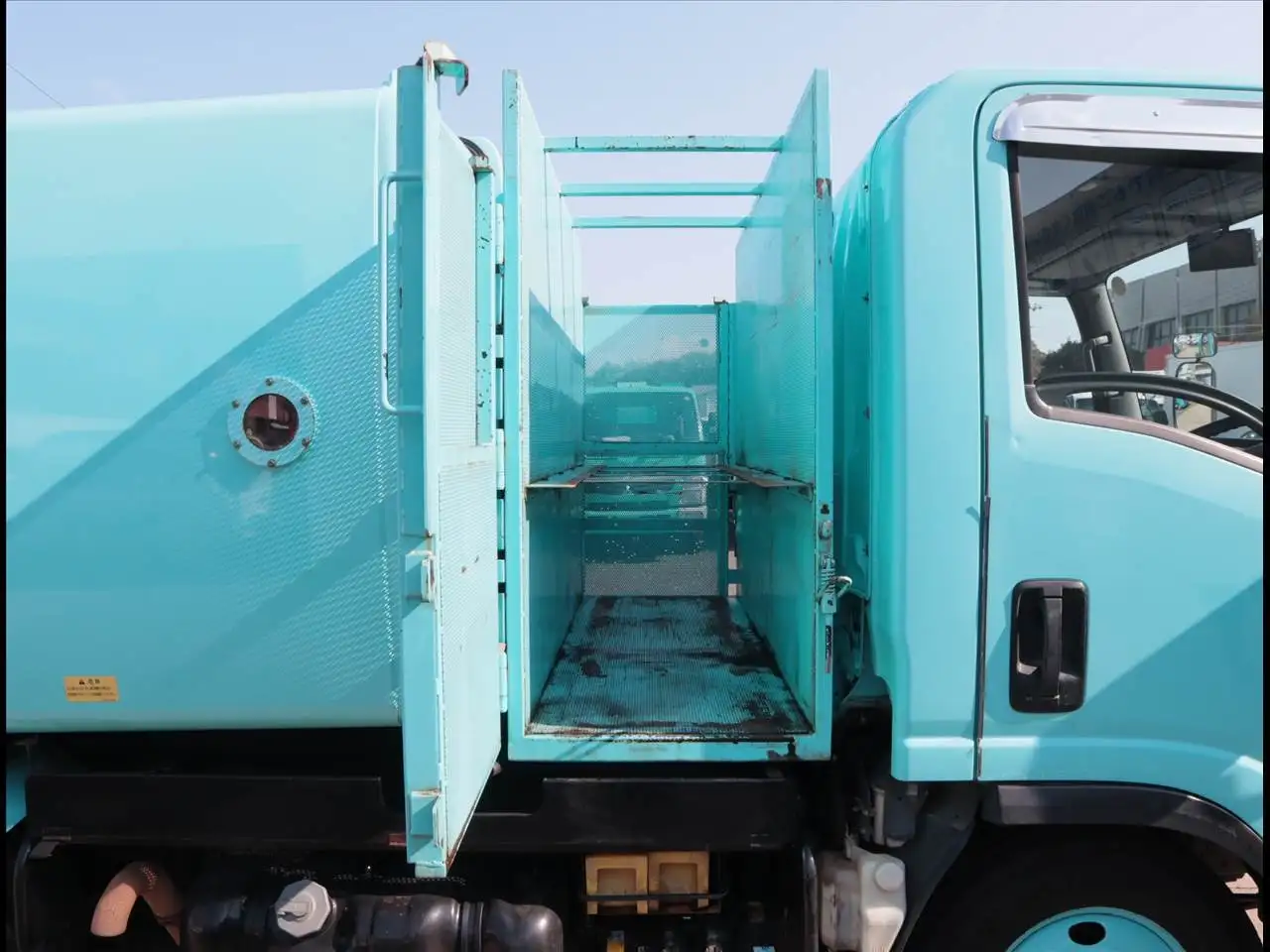 いすゞ エルフ 小型 パッカー車 巻き込み式 回転ダンプ式の中古トラック画像3
