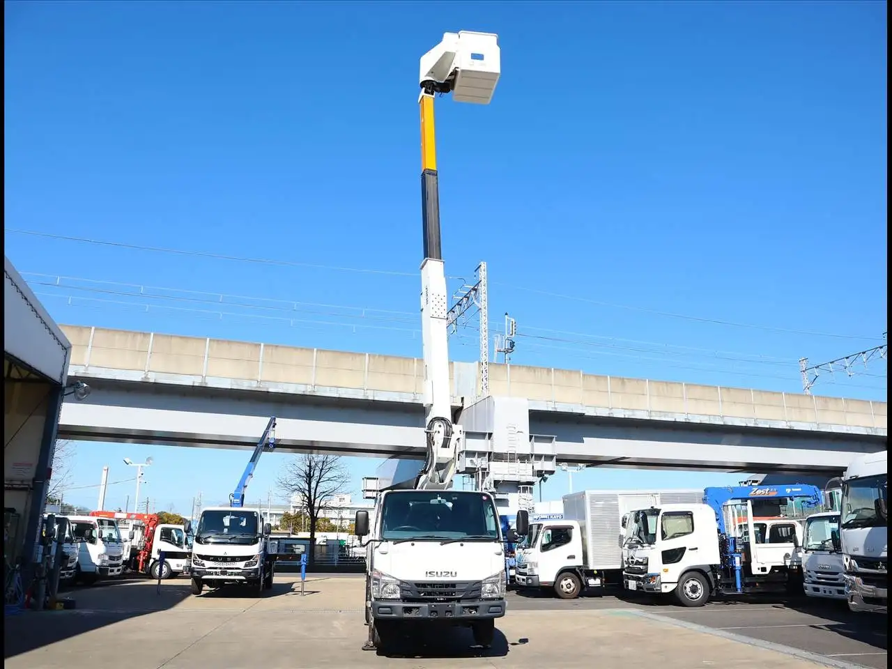 いすゞ エルフ 小型 高所・建柱車 高所作業車 電工仕様の中古トラック画像7