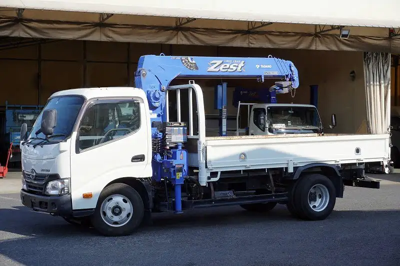 日野 デュトロ 小型 クレーン付 4段 ラジコン の中古トラック【車両No.181046】