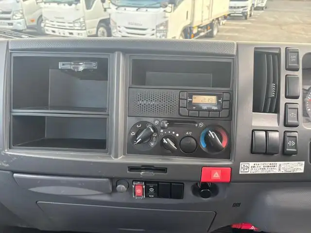 いすゞ エルフ 小型 平ボディ  H30の中古トラック画像11
