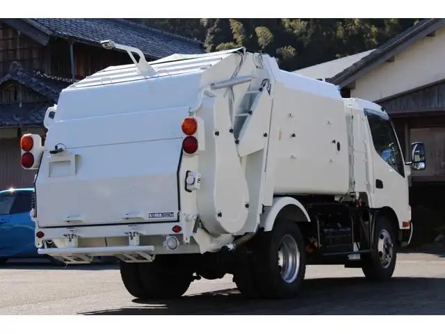 日野 デュトロ 小型 パッカー車 巻き込み式 回転ダンプ式の中古トラック画像2