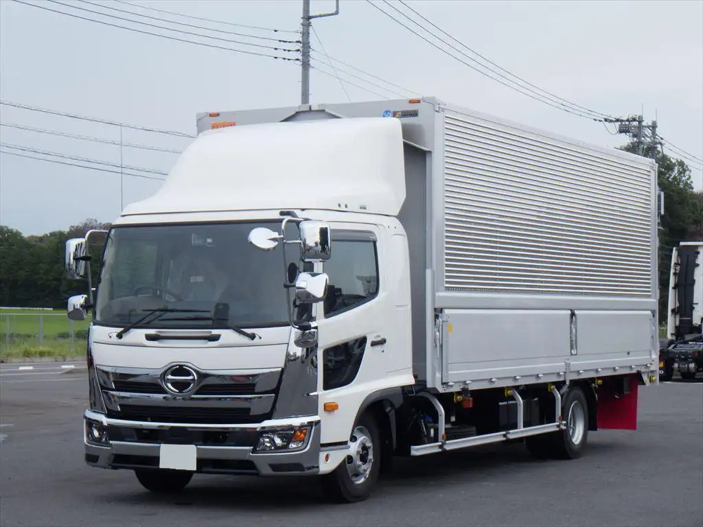 日野 その他 中型/増トン ウイング エアサス ベッドの中古トラック画像1