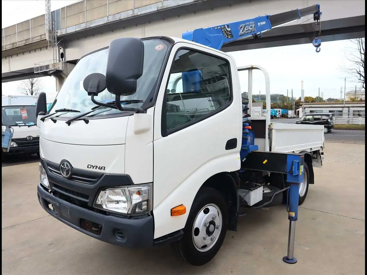 トヨタ ダイナ 小型 クレーン付 床鉄板 3段の中古トラック画像1
