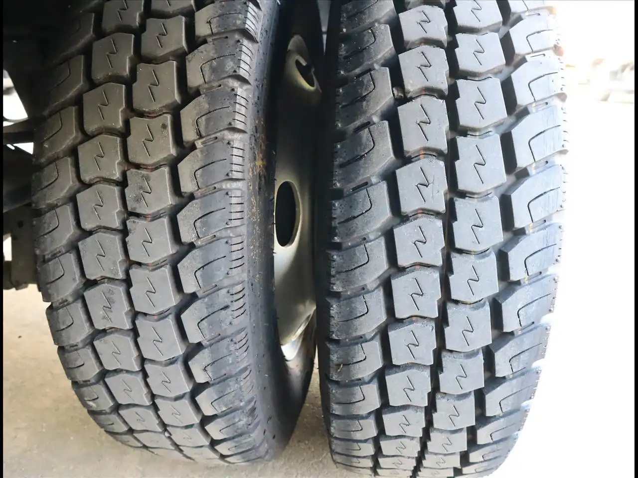 いすゞ エルフ 小型 平ボディ TKG-NLR85AR H24の中古トラック画像20