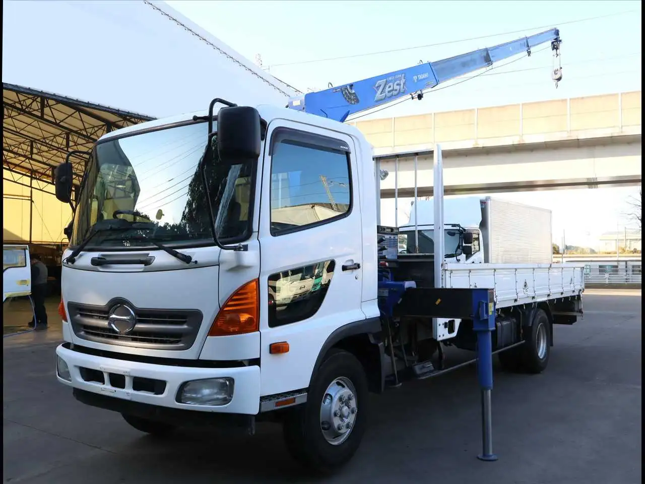 日野 レンジャー 中型/増トン クレーン付 4段 ラジコン｜画像1