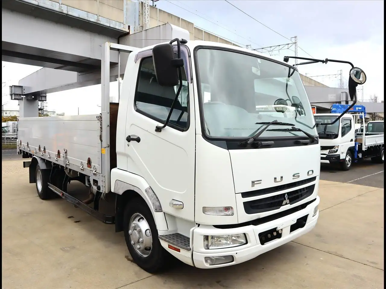 三菱 ファイター 中型/増トン 平ボディ 床鉄板 アルミブロックの中古トラック画像2