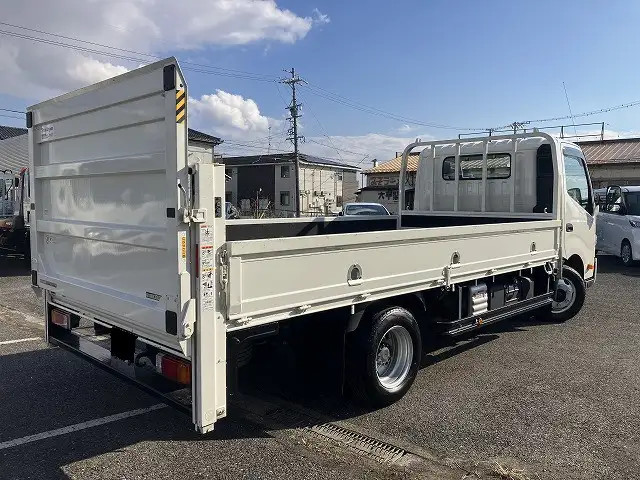 日野 デュトロ 小型 平ボディ パワーゲート 2RG-XZU712Mの中古トラック画像3