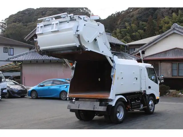 日野 デュトロ 小型 パッカー車 巻き込み式 回転ダンプ式の中古トラック画像4
