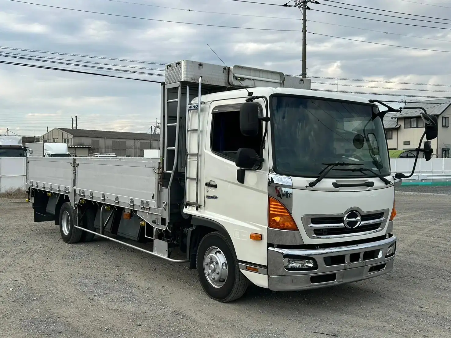 日野 レンジャー 中型/増トン 平ボディ アルミブロック ベッドの中古トラック画像2