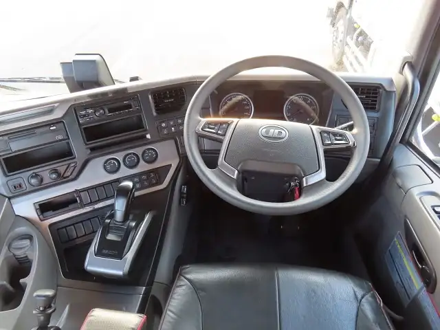 日産UD クオン 大型 トラクター ハイルーフ 1デフの中古トラック画像11