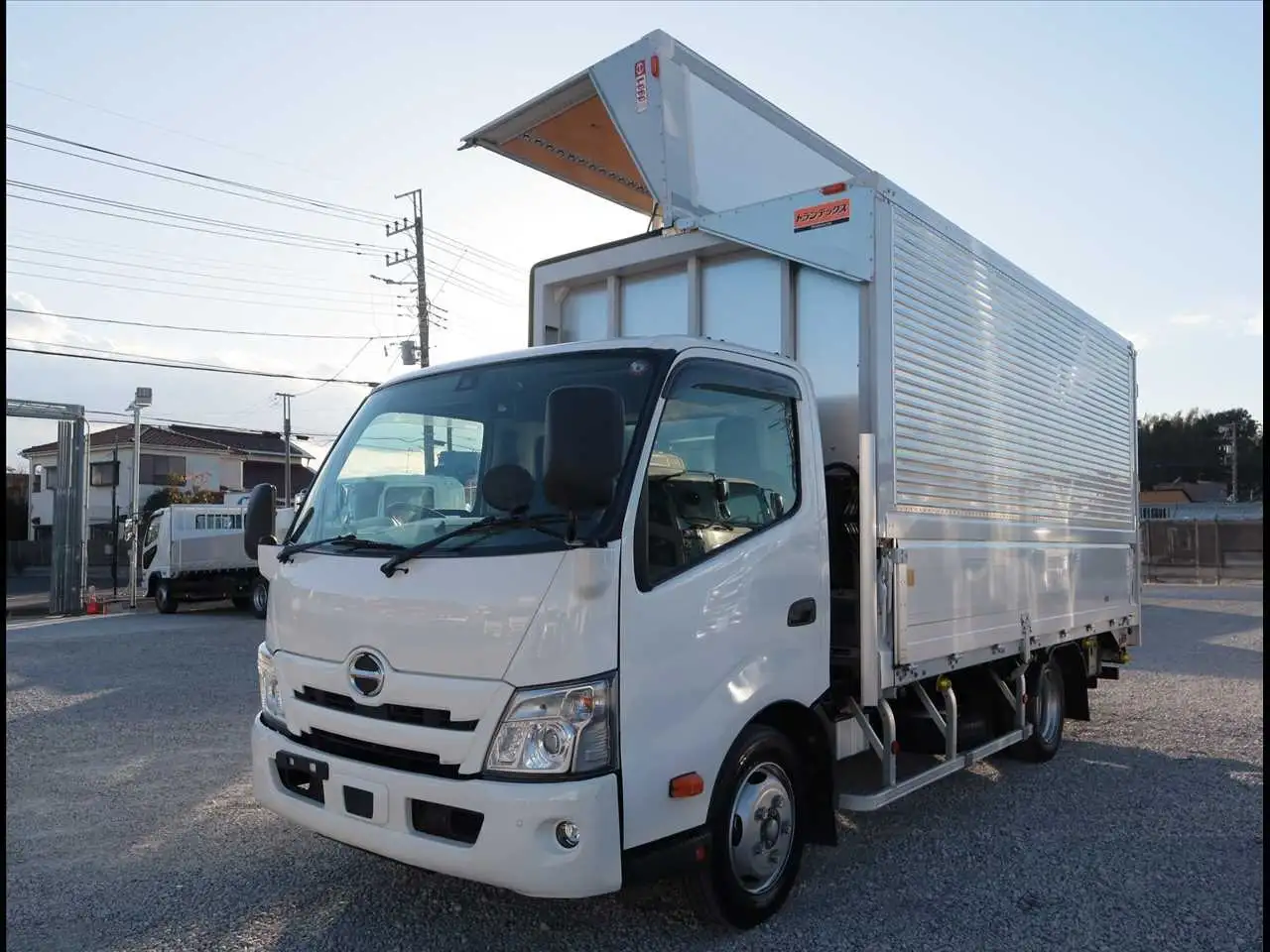日野 デュトロ 小型 ウイング パワーゲート 2RG-XZU710Mの中古トラック画像1