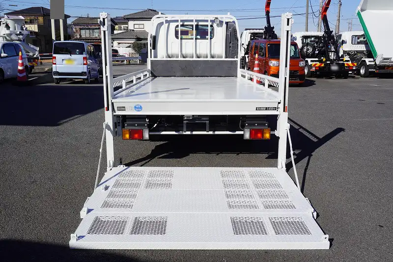 いすゞ エルフ 小型 平ボディ パワーゲート 床鉄板の中古トラック画像5