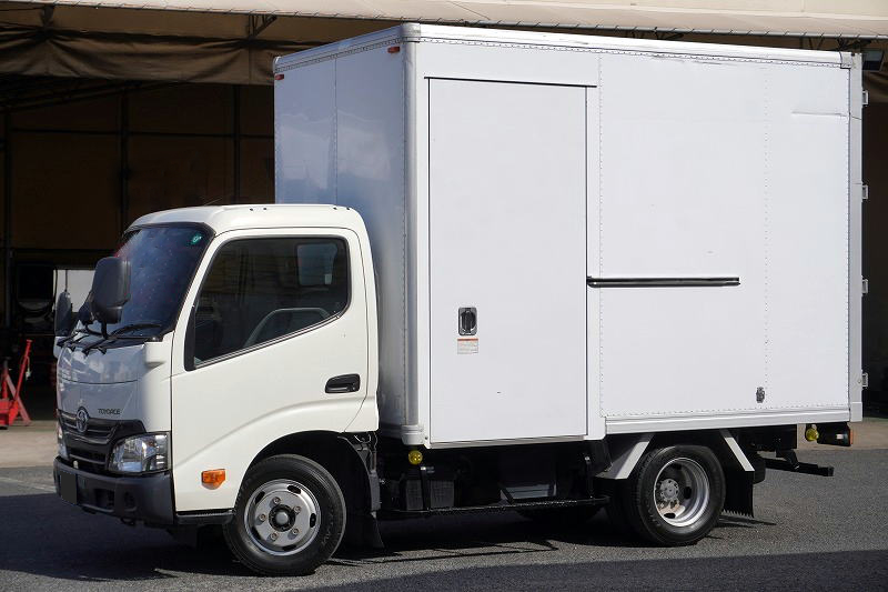 トヨタ トヨエース 小型 アルミバン 10尺 TKG-XZC605