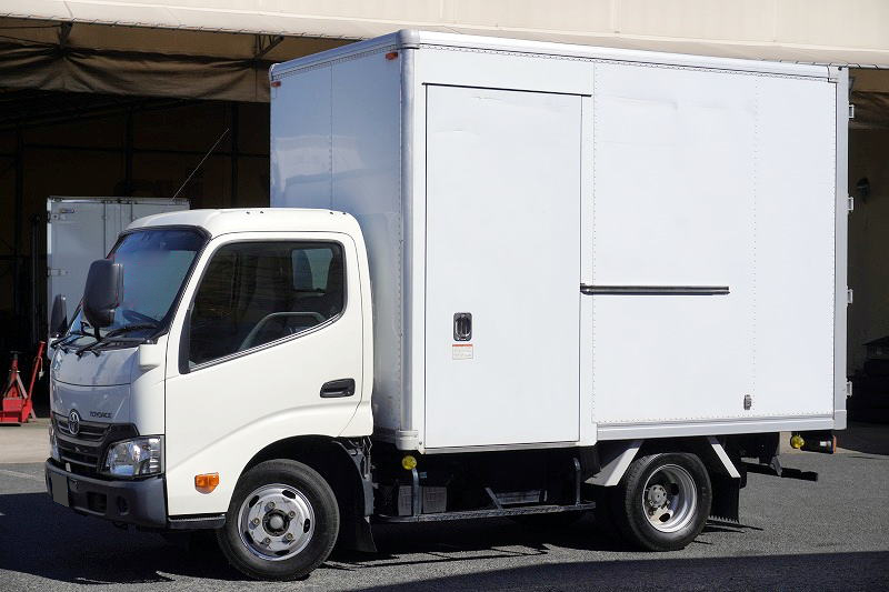 トヨタ トヨエース 小型 アルミバン 10尺 TKG-XZC605