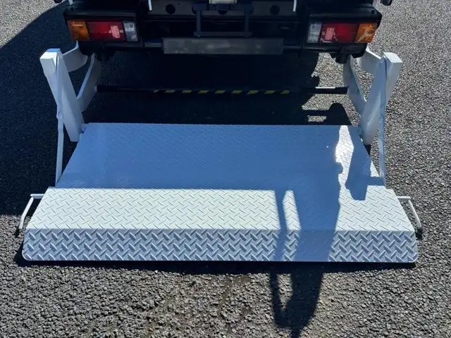 日産 アトラス 小型 平ボディ Wキャブ パワーゲートの中古トラック画像6