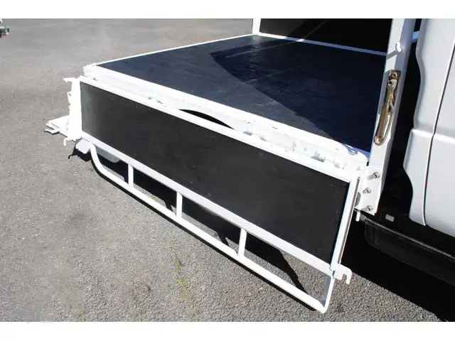 日産 アトラス 小型 平ボディ Wキャブ パワーゲートの中古トラック画像5