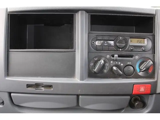 いすゞ エルフ 小型 平ボディ パワーゲート 床鉄板の中古トラック画像9