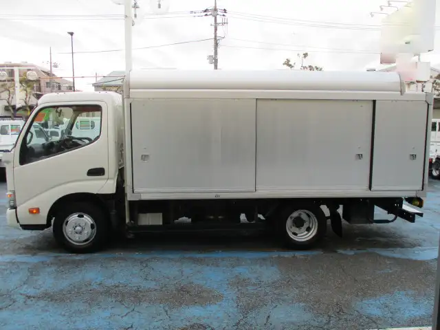日野 デュトロ 小型 アルミバン ボトルカー サイドドアの中古トラック画像5