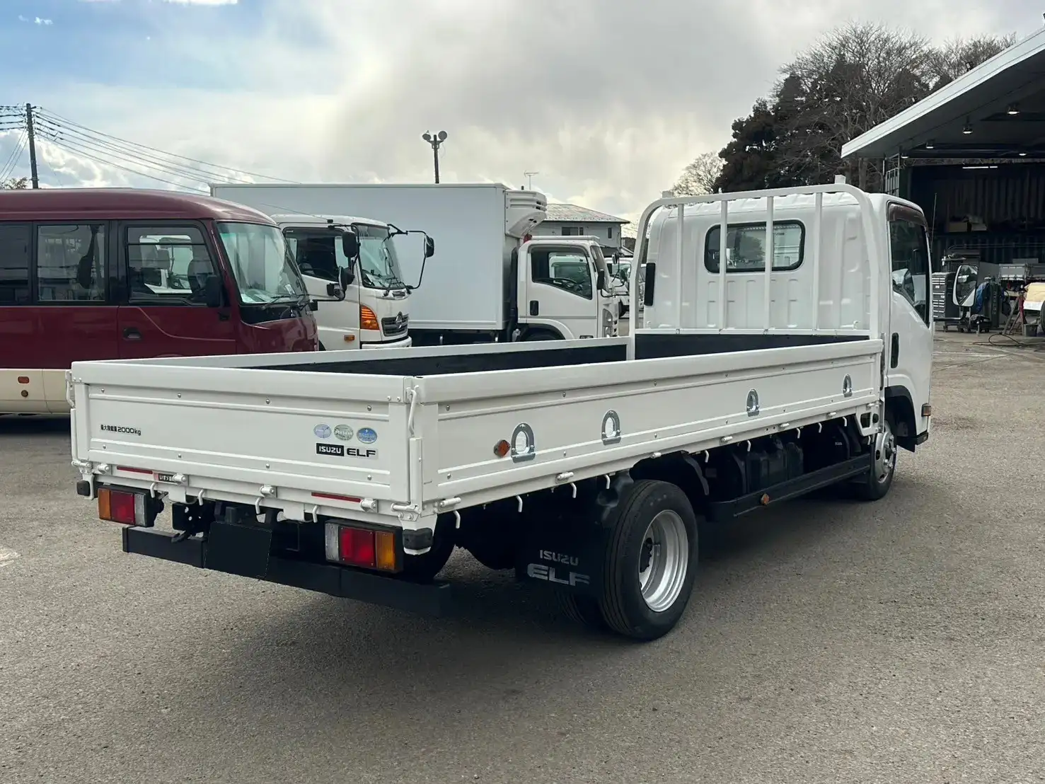 いすゞ エルフ 小型 平ボディ TKG-NLR85AR H26の中古トラック画像3