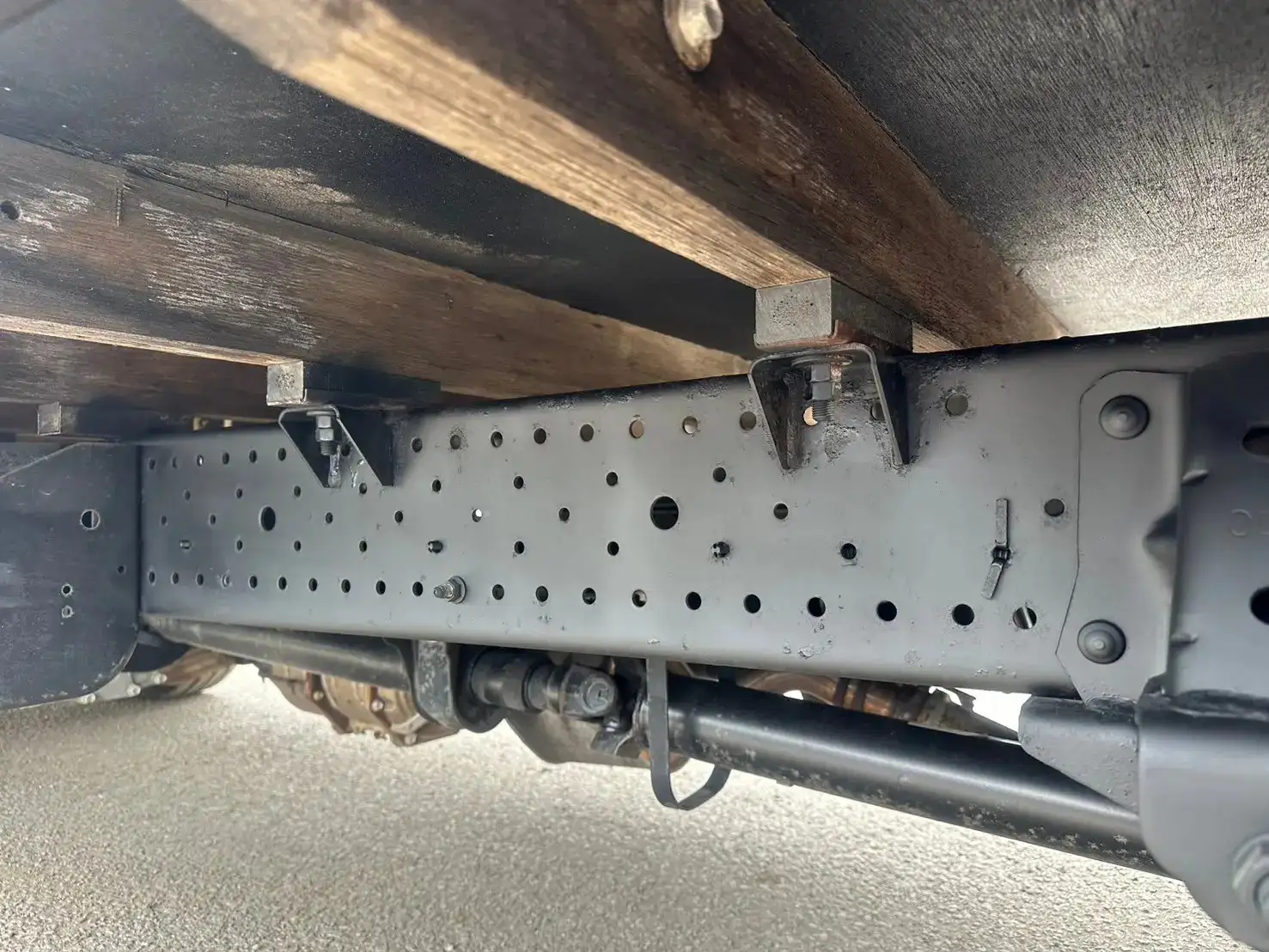 いすゞ エルフ 小型 平ボディ TKG-NLR85AR H26の中古トラック画像18