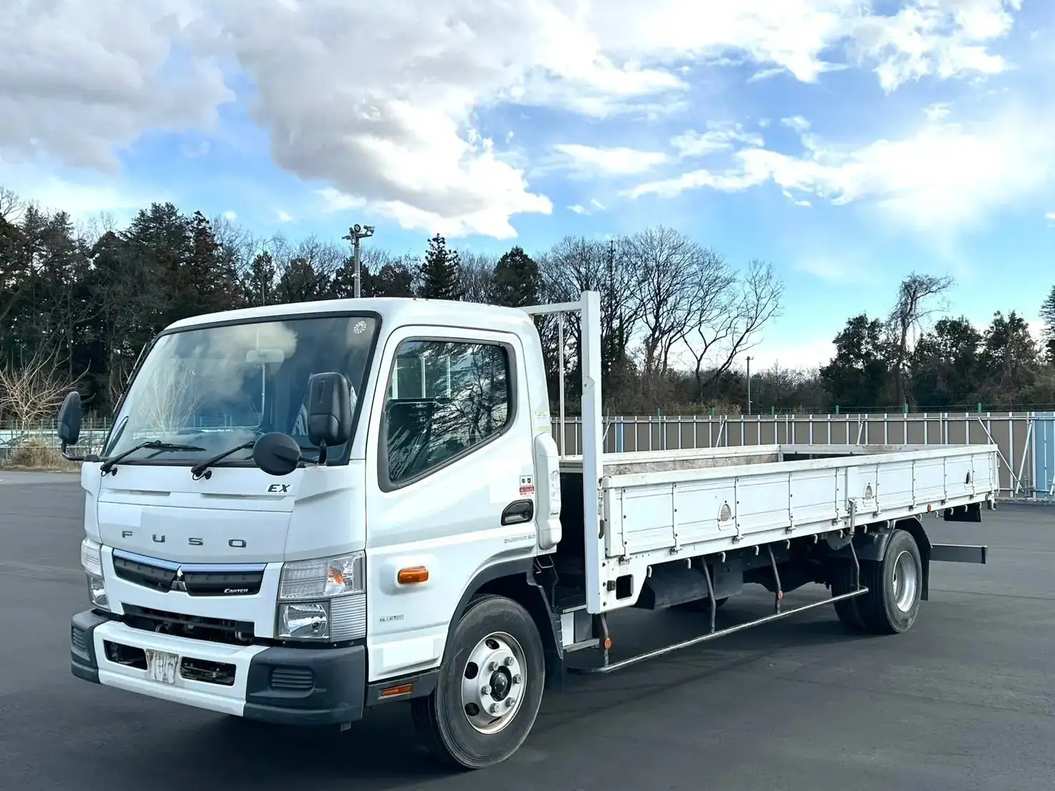 三菱 キャンター 小型 平ボディ TPG-FED90 H28の中古トラック画像1