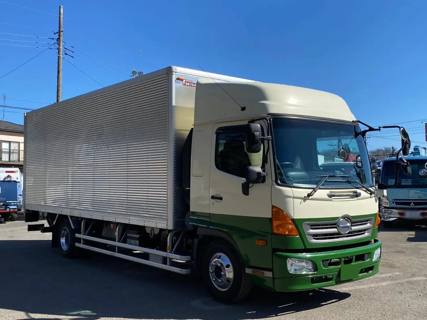 日野 レンジャー 中型/増トン アルミバン パワーゲート エアサスの中古トラック画像2