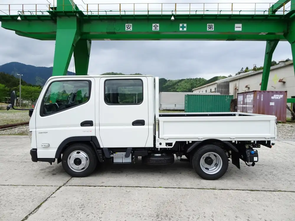 三菱 キャンター 小型 平ボディ Wキャブ 2RG-FBA20の中古トラック画像3