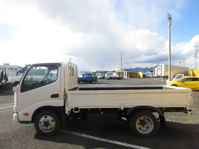 日野 デュトロ 小型 平ボディ 2KG-XZU675M R3の中古トラック画像6