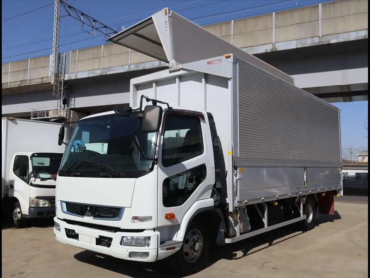 三菱 ファイター 中型/増トン ウイング エアサス 2KG-FK74Fの中古トラック画像1