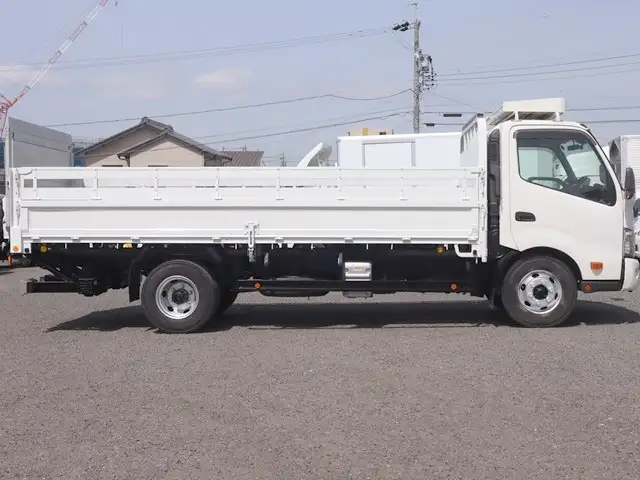 日野 デュトロ 小型 平ボディ パワーゲート 床鉄板の中古トラック画像3