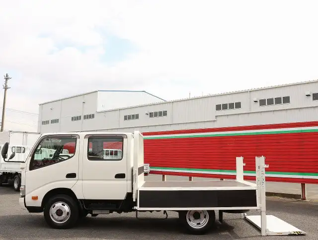 日野 デュトロ 小型 平ボディ Wキャブ パワーゲートの中古トラック画像8