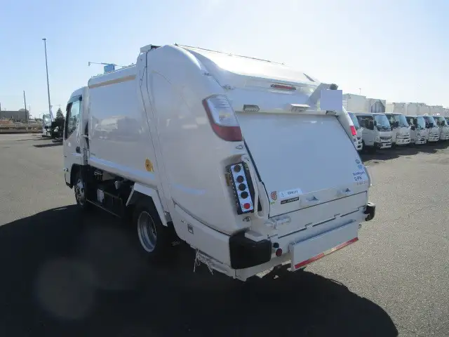 三菱 キャンター 小型 パッカー車 プレス式 2RG-FEAV0の中古トラック画像4