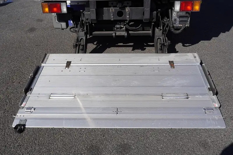 いすゞ エルフ 小型 冷凍冷蔵 低温 パワーゲートの中古トラック画像8