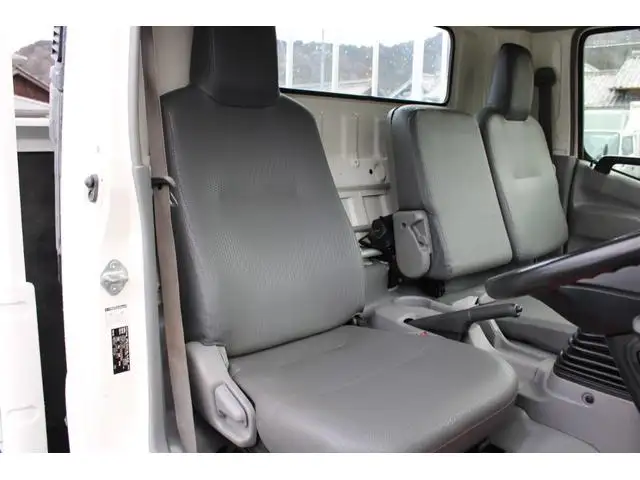 日野 デュトロ 小型 平ボディ  H29の中古トラック画像9