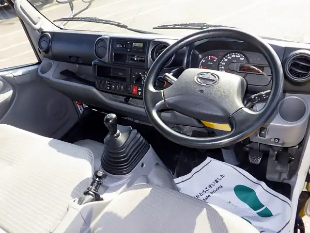 日野 デュトロ 小型 平ボディ 幌 TKG-XZU650Mの中古トラック画像11