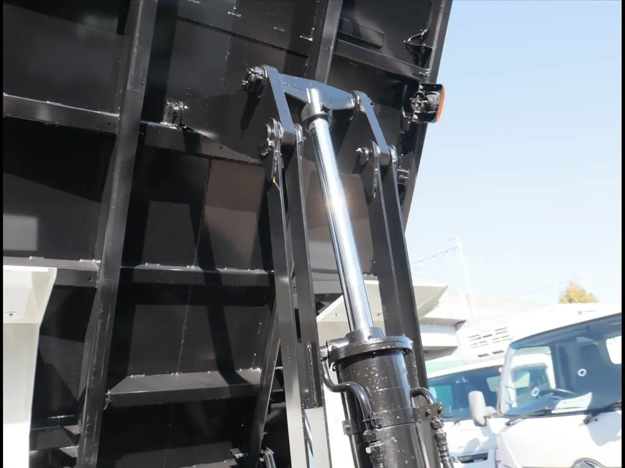 三菱 ファイター 中型/増トン ダンプ ベッド 2KG-FK62FZの中古トラック画像14