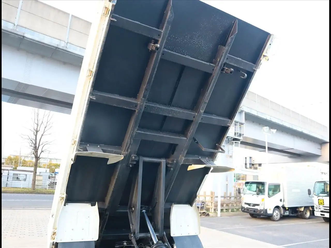 三菱 キャンター 小型 ダンプ 2RG-FBA60 R5の中古トラック画像15