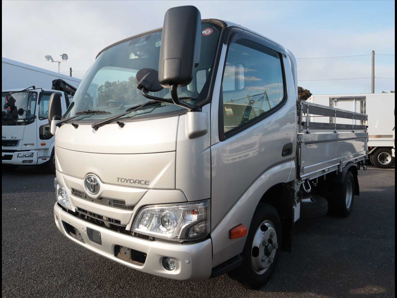 トヨタ トヨエース 小型 平ボディ セミロング 2RG-XZU605