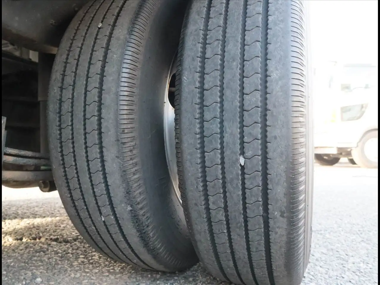 トヨタ トヨエース 小型 平ボディ 2RG-XZU605 R2の中古トラック画像20