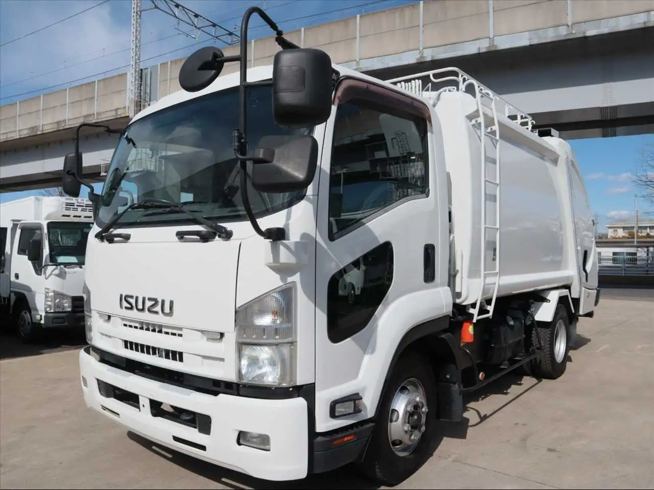 いすゞ フォワード 中型/増トン パッカー車 プレス式 SKG-FRR90S2の中古トラック画像1