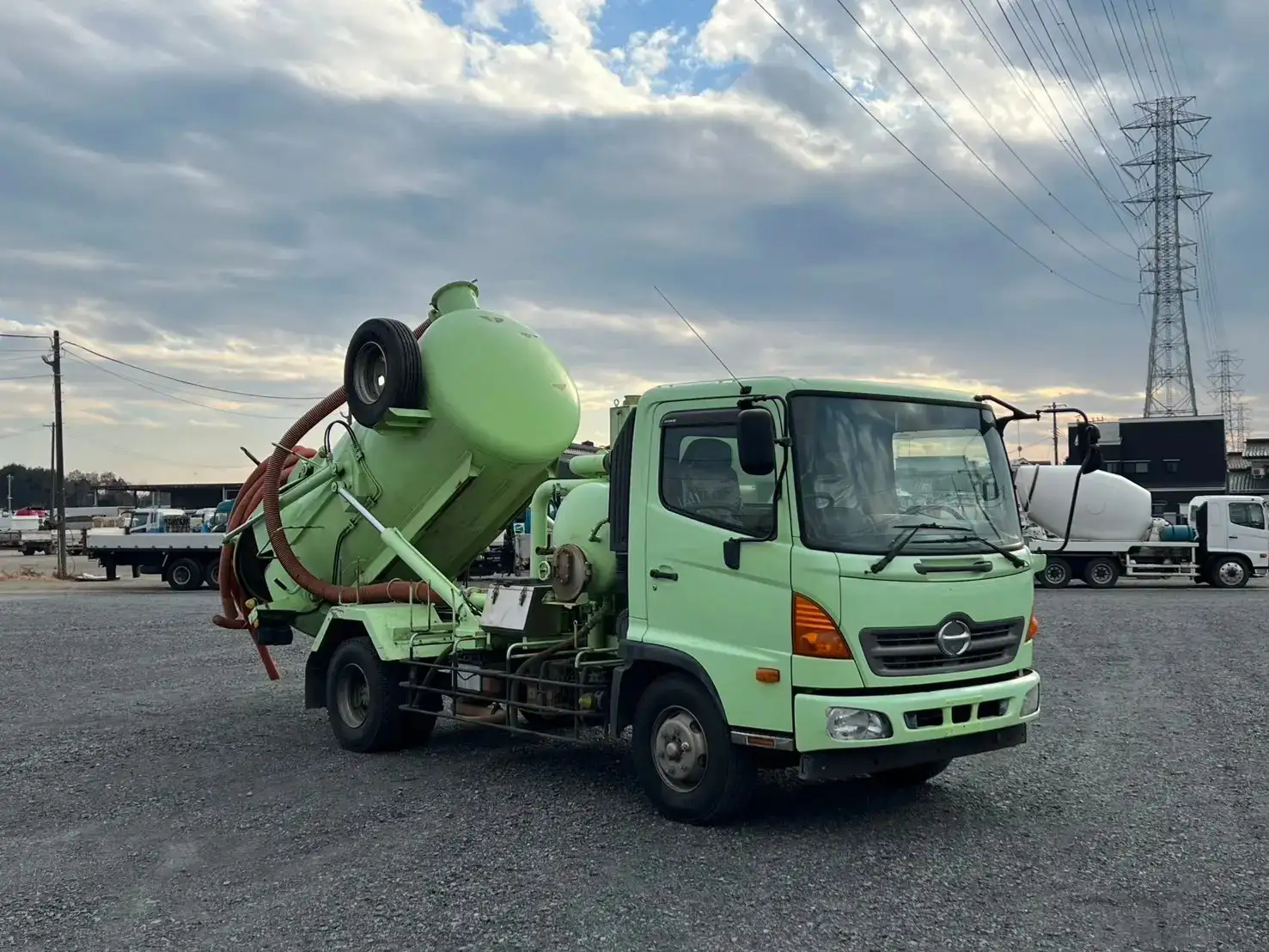日野 レンジャー 中型/増トン タンク車 汚泥吸引車 SDG-GC7JEAAの中古トラック画像2