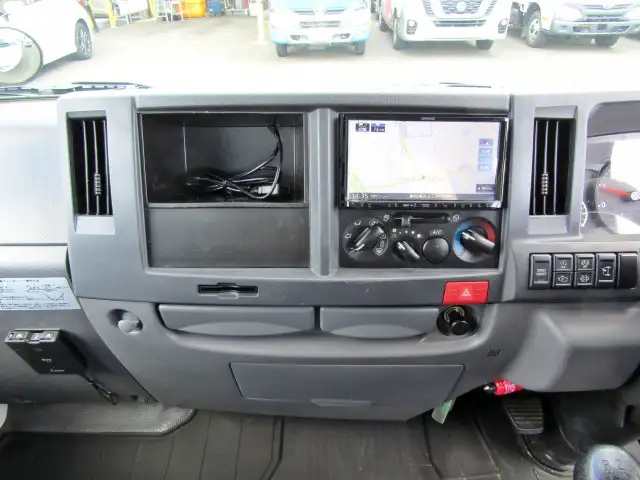 日産 アトラス 小型 平ボディ Wキャブ パワーゲートの中古トラック画像12
