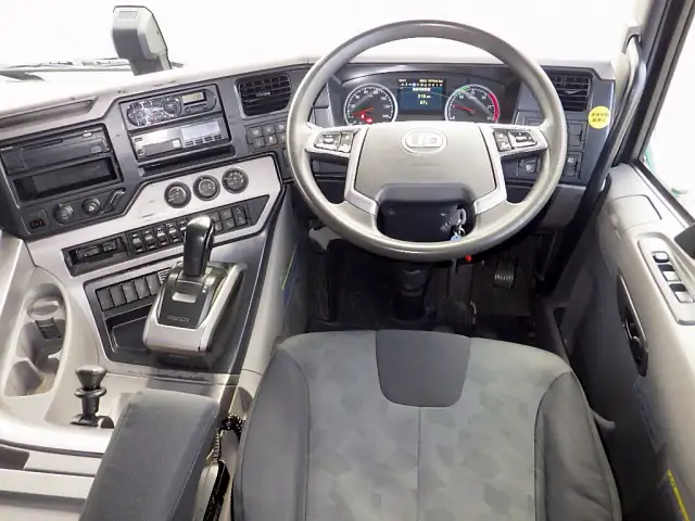 日産UD クオン 大型 トラクター 1デフ エアサスの中古トラック画像10