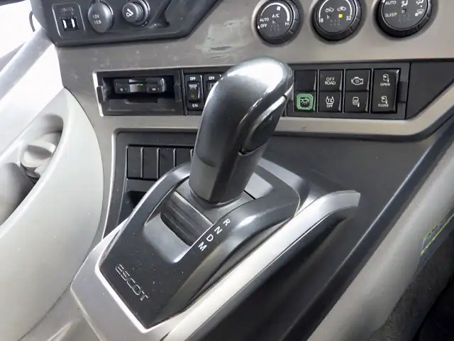 日産UD クオン 大型 トラクター 1デフ エアサスの中古トラック画像13