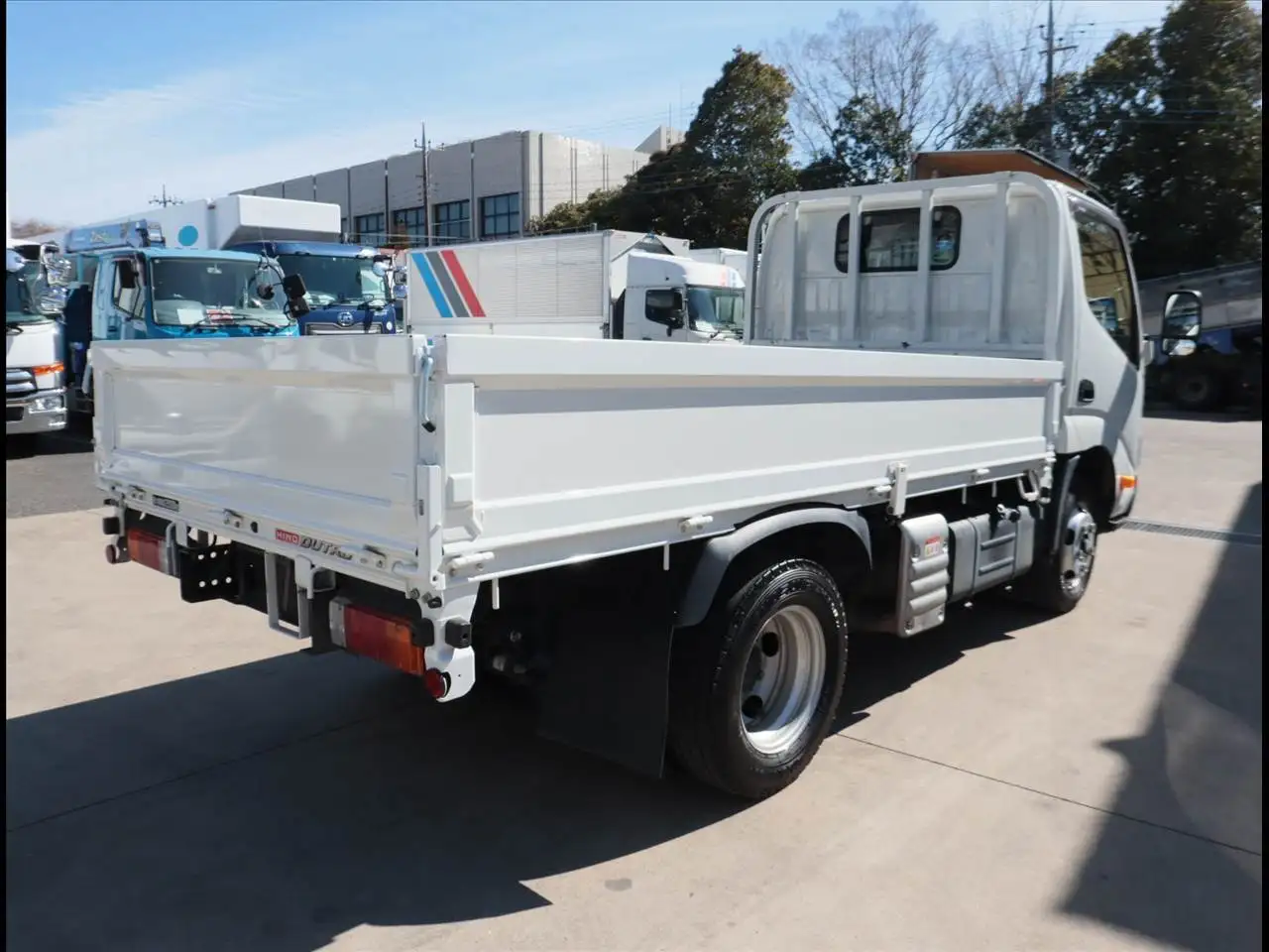 日野 デュトロ 小型 平ボディ 床鉄板 2RG-XZC605Mの中古トラック画像4